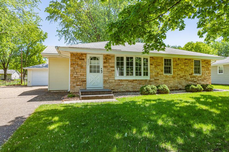 8855 Indahl Ave S, Cottage Grove, MN 55016
