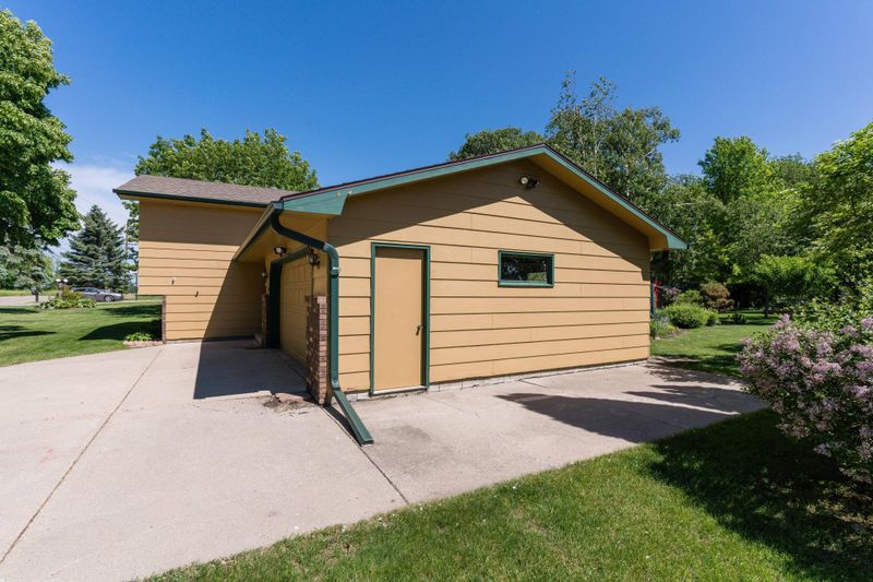 135 Skogmo Blvd, Fergus Falls, MN 56537