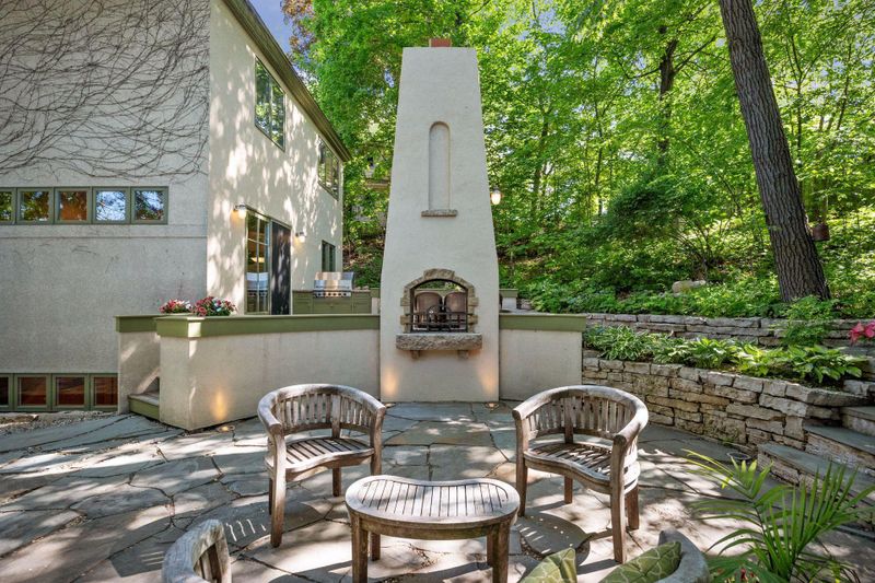 1300 Alpine Ps, Golden Valley, MN 55416
