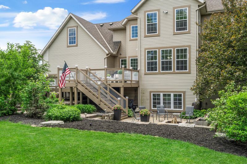 8218 Enclave Rd, Woodbury, MN 55125