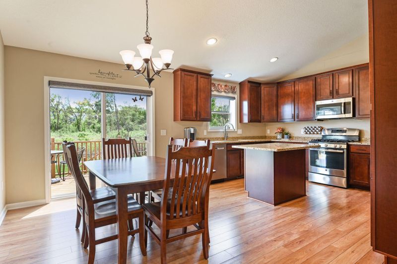 4017 127th Trl, Savage, MN 55378