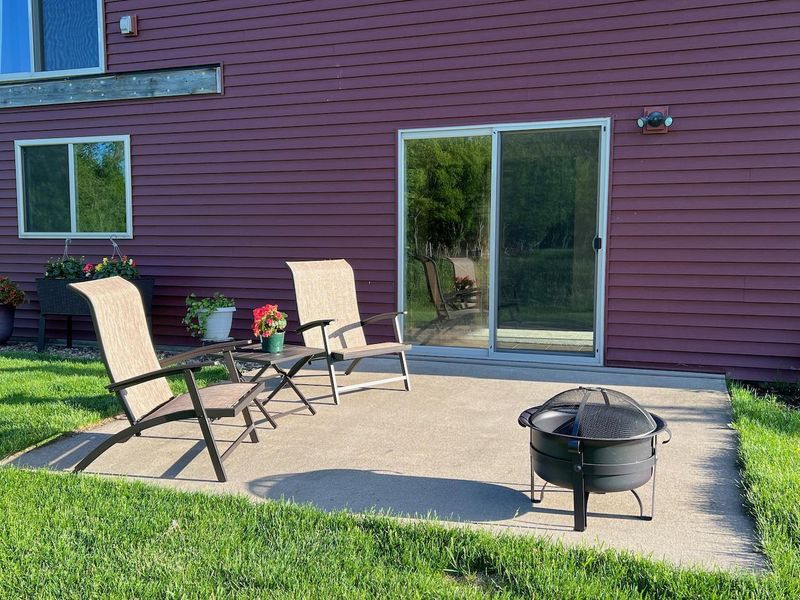 108 Falcon Ct, Eagle Lake, MN 56024