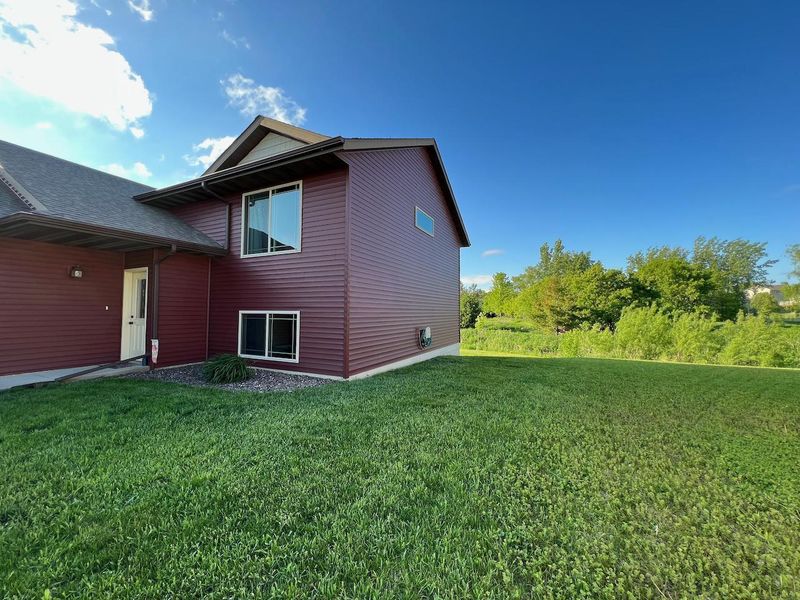 108 Falcon Ct, Eagle Lake, MN 56024