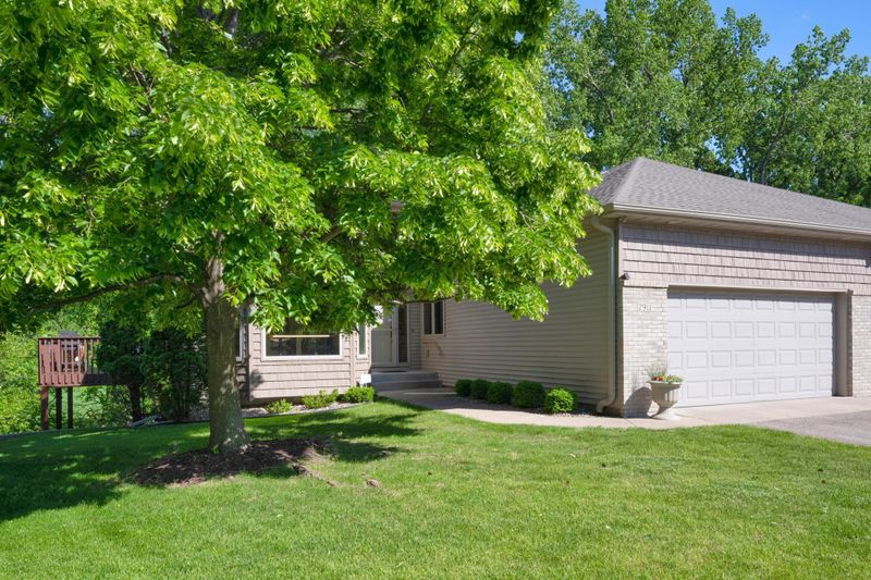 7911 Wyoming Ct, Bloomington, MN 55438