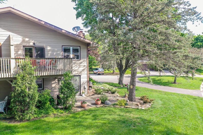 1602 Pheasantwood Trl, Northfield, MN 55057
