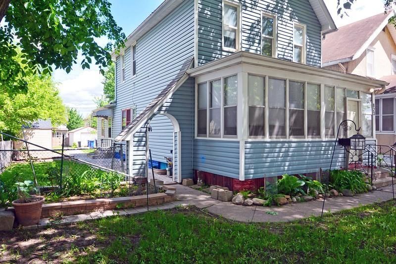 823 Cook Ave E, Saint Paul, MN 55106