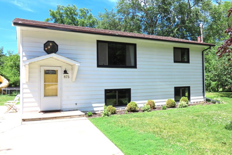 875 3rd St, Dassel, MN 55325