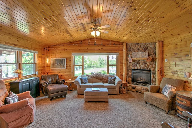 2654 Leroy Rd, Eveleth, MN 55734