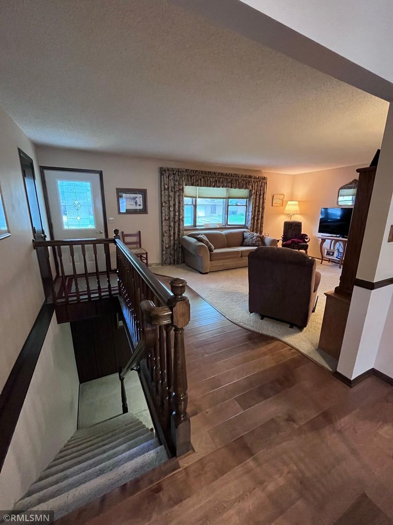 1028 Minnesota St S, Shakopee, MN 55379