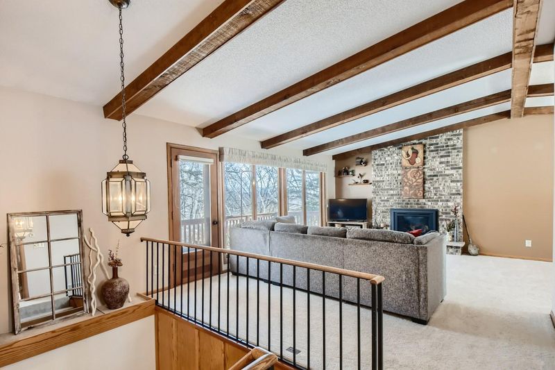 287 Cimarron Rd, Apple Valley, MN 55124