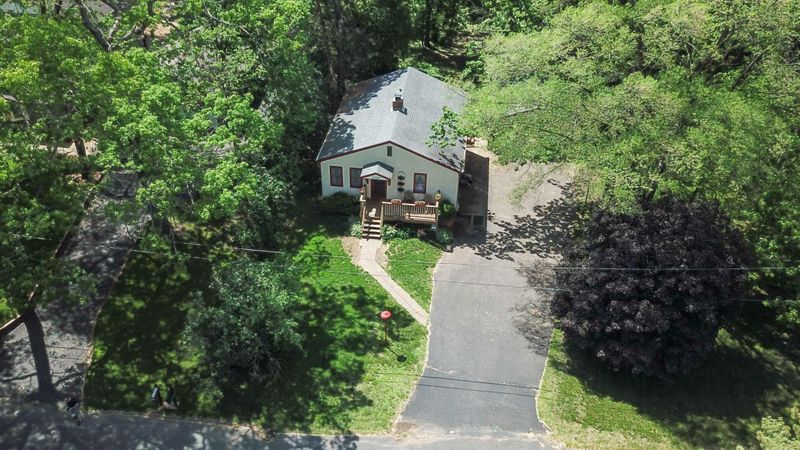 1353 Griffin Ave, Mahtomedi, MN 55115