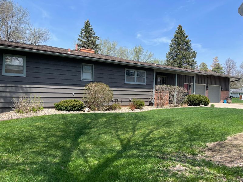 2550 Lutefisk Ln, Windom, MN 56101