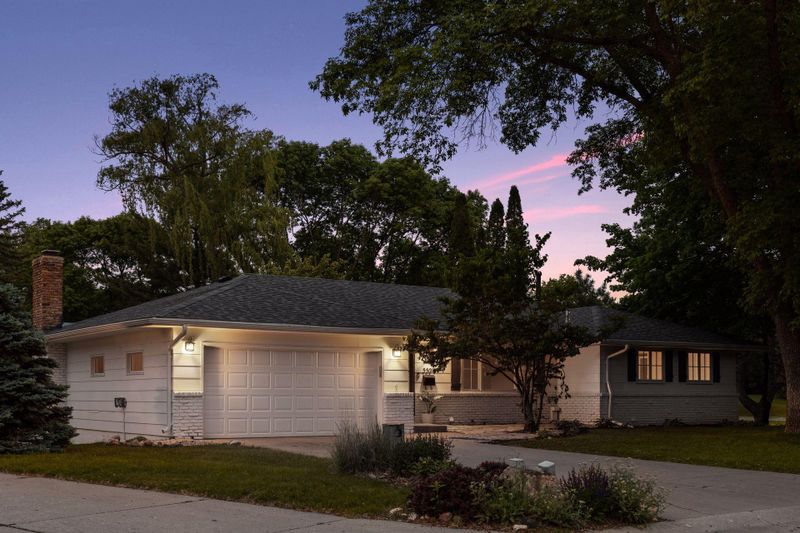 5504 Hillside Ct, Edina, MN 55439