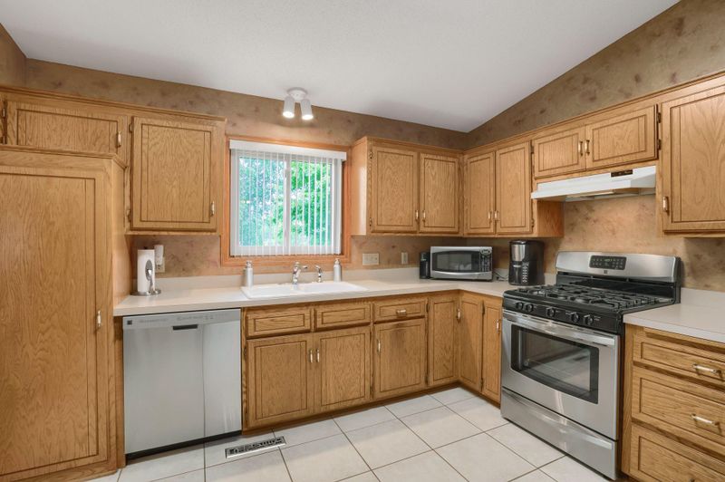 9309 Washburn Ave N, Brooklyn Park, MN 55444