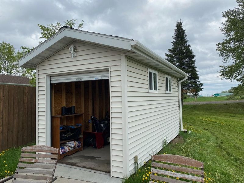 4017 E 4th Ave, Hibbing, MN 55746