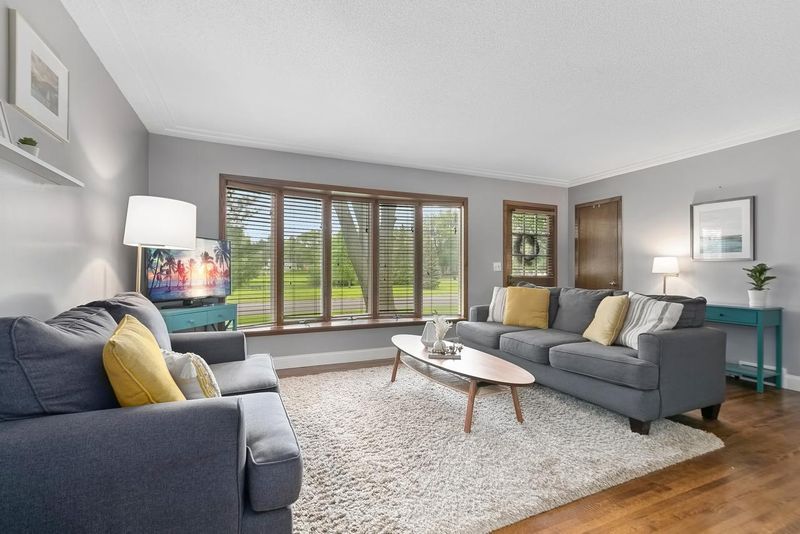 8208 65th Ave N, Brooklyn Park, MN 55428