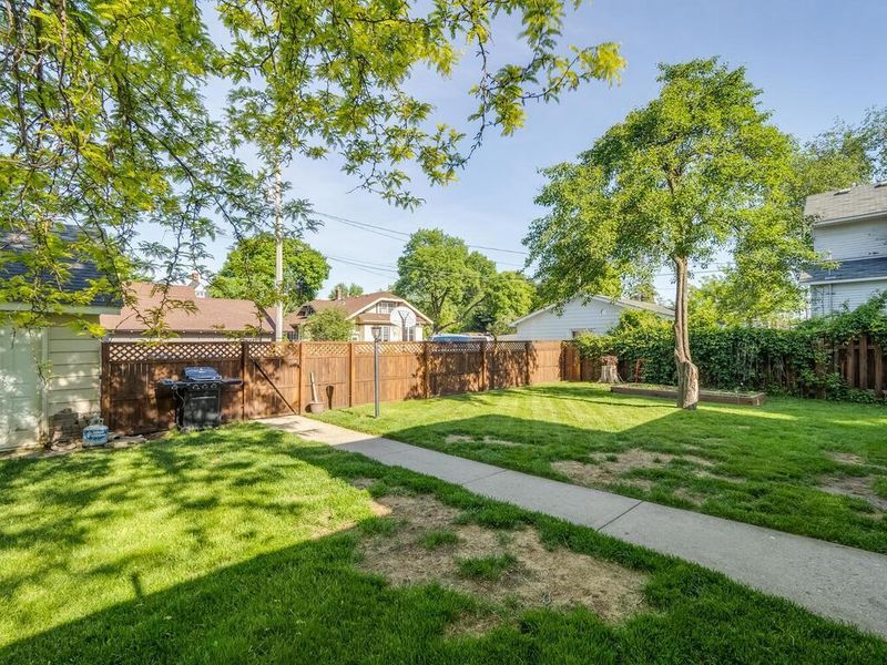 321 Main St S, Cambridge, MN 55008
