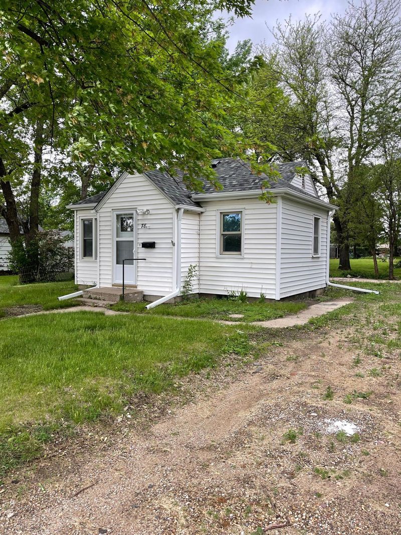 78 11th St, Windom, MN 56101