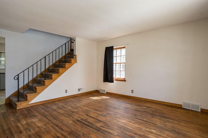 407 W Brooks St, Arlington, MN 55307