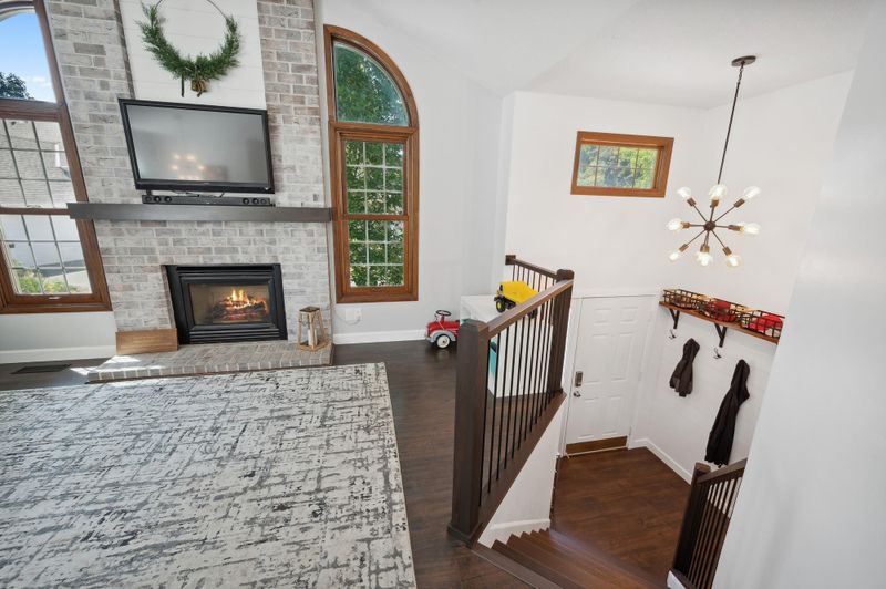 8767 Knollwood Dr, Eden Prairie, MN 55347