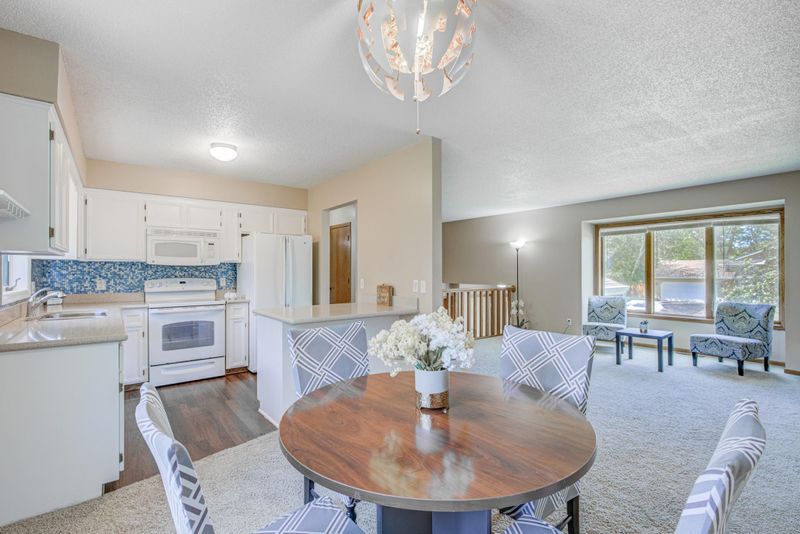 13733 Carmody Dr, Eden Prairie, MN 55347