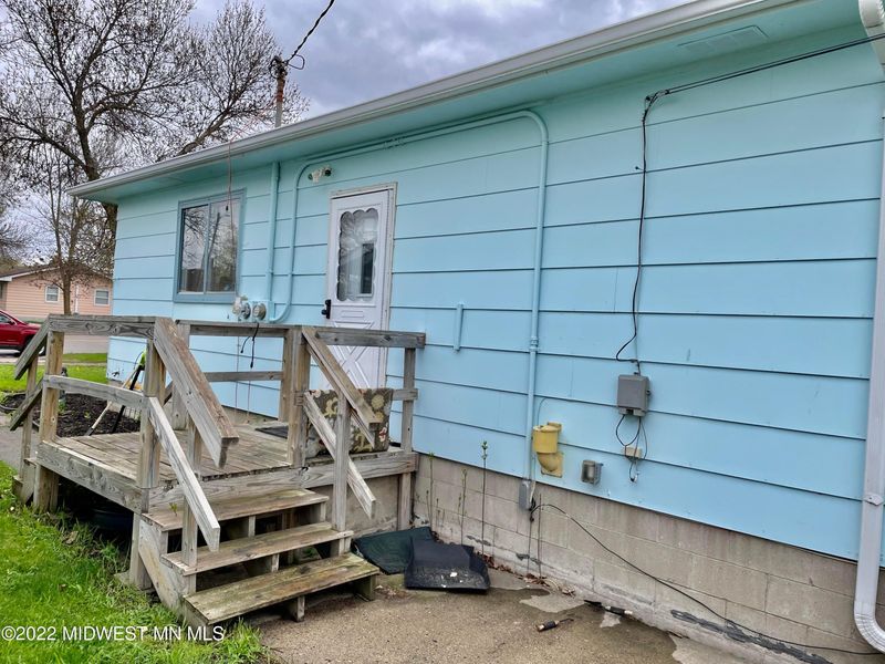 617 S Main St, Mahnomen, MN 56557