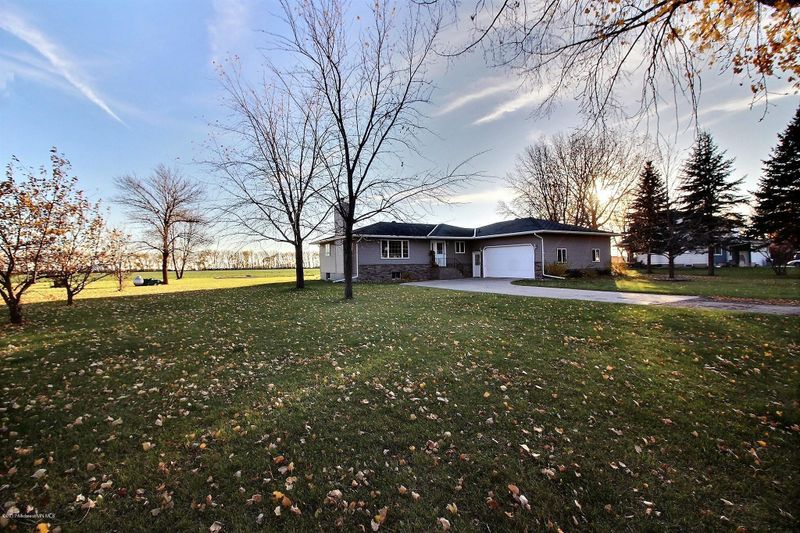 4229 41st Ave S, Moorhead, MN 56560