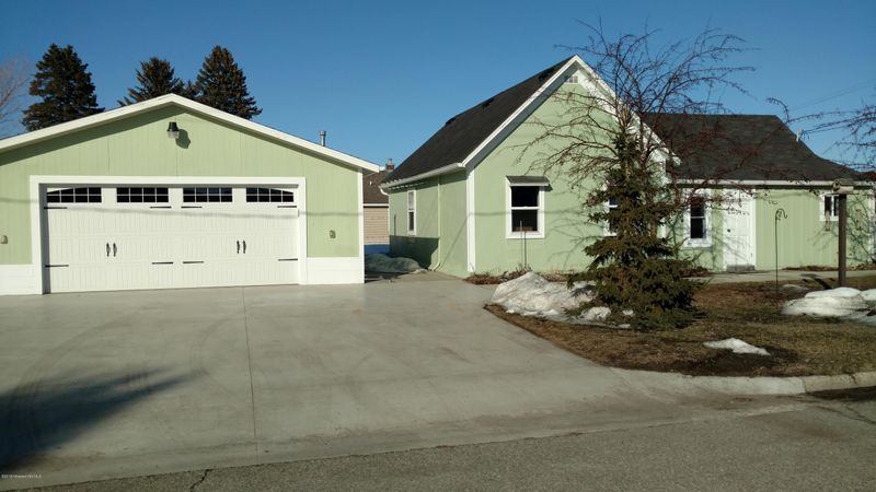 401 2nd St NW, Frazee, MN 56544