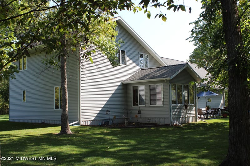 32941 N Pickerel Dr, Richville, MN 56576