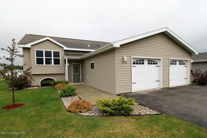 1126 Riverview Rd, Detroit Lakes, MN 56501