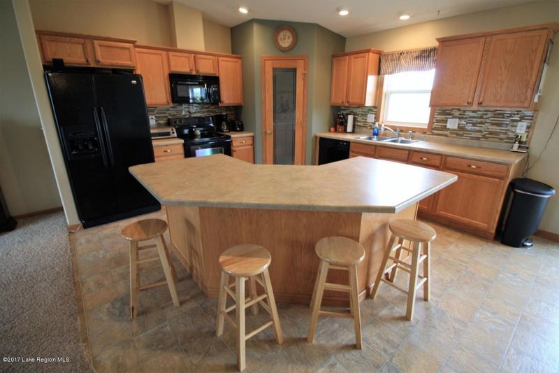 1126 Riverview Rd, Detroit Lakes, MN 56501