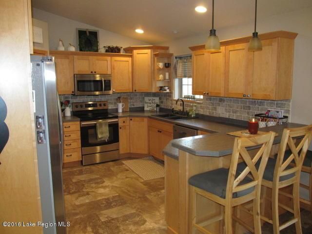 18657 Willow Springs Rd, Detroit Lakes, MN 56501