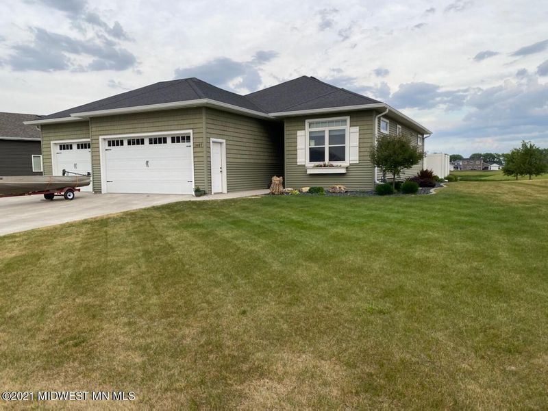 1407 W West Summerwood Trl, Dilworth, MN 56529