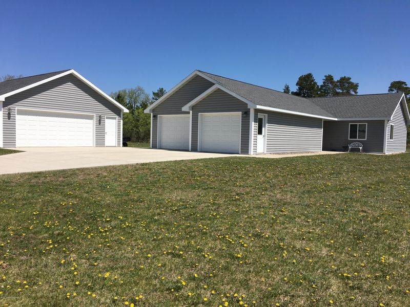 731 8th Ave SW, Perham, MN 56573