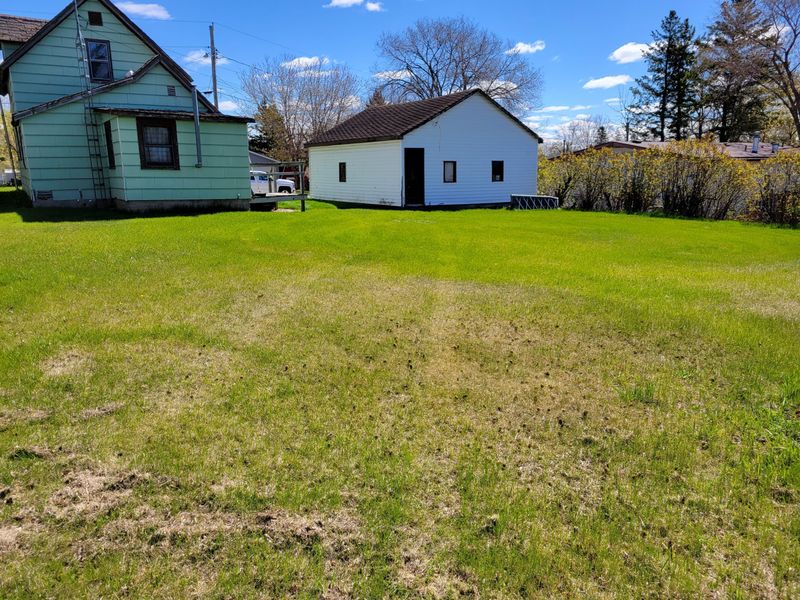 106 Oak Ave E Ave E, Frazee, MN 56544
