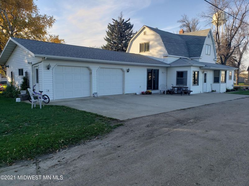 105 Mckinley Ave W, Ulen, MN 56585