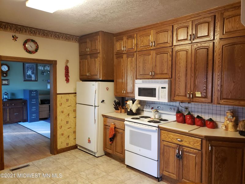 105 Mckinley Ave W, Ulen, MN 56585