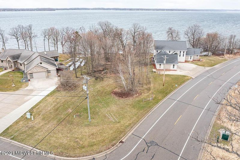 1836 East Shore Dr, Detroit Lakes, MN 56501