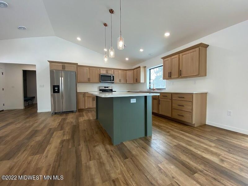 685 S South Shore Dr, Detroit Lakes, MN 56501
