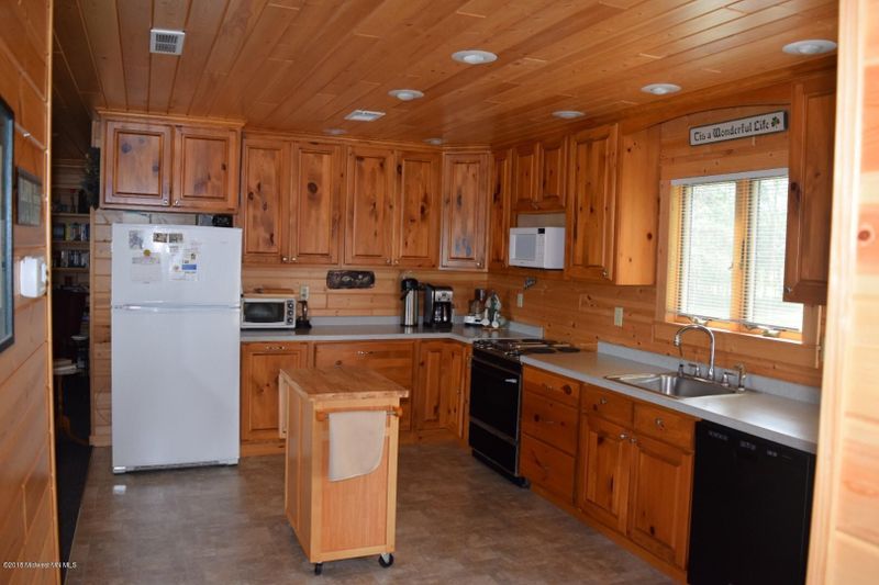 32448 Balsam Dr, Richville, MN 56576