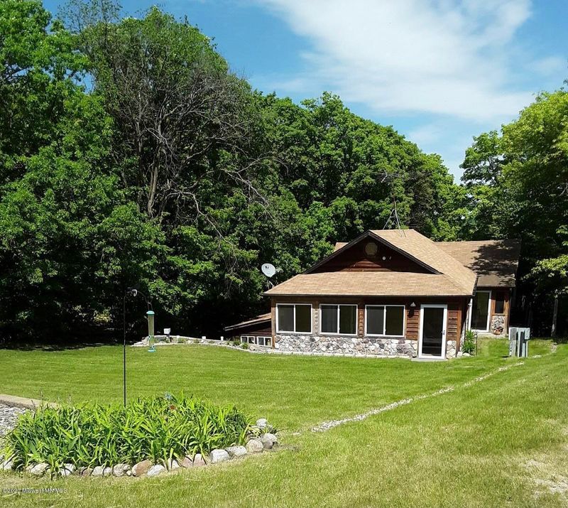 39674 Cross Point Ln, Pelican Rapids, MN 56572