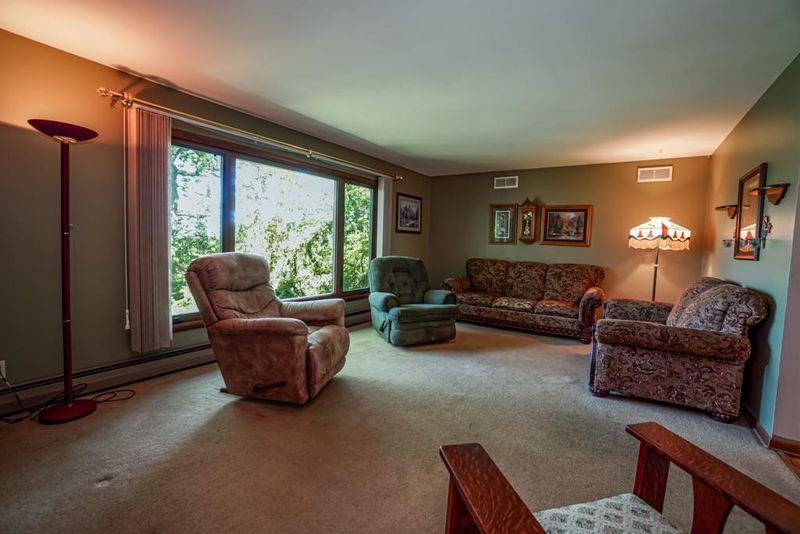 816 Zephyr Hill Ave, Eau Claire, WI 54703