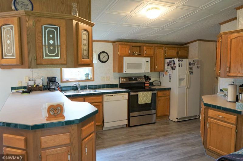 47929 326th St, Salol, MN 56756