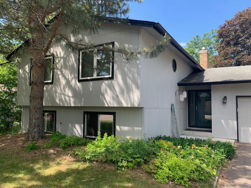 4849 Oxford St N, Shoreview, MN 55126