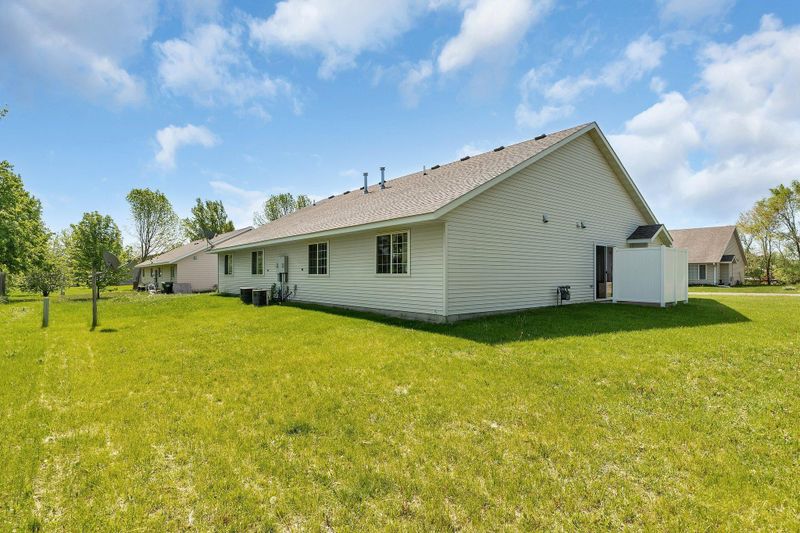 250 1st St SE, Avon, MN 56310