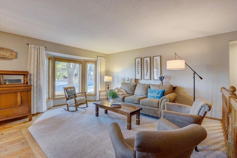 4550 Chatsworth St N, Shoreview, MN 55126