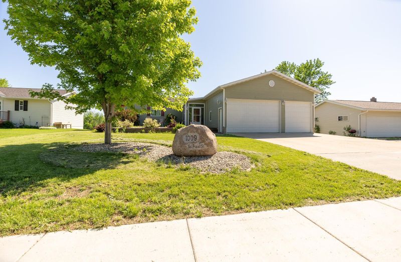 1009 S Front St, New Ulm, MN 56073