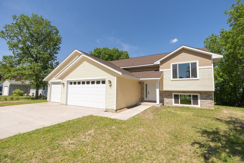 400 S 4th St, Le Sueur, MN 56058