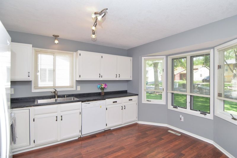 948 104th Ave NW, Coon Rapids, MN 55433