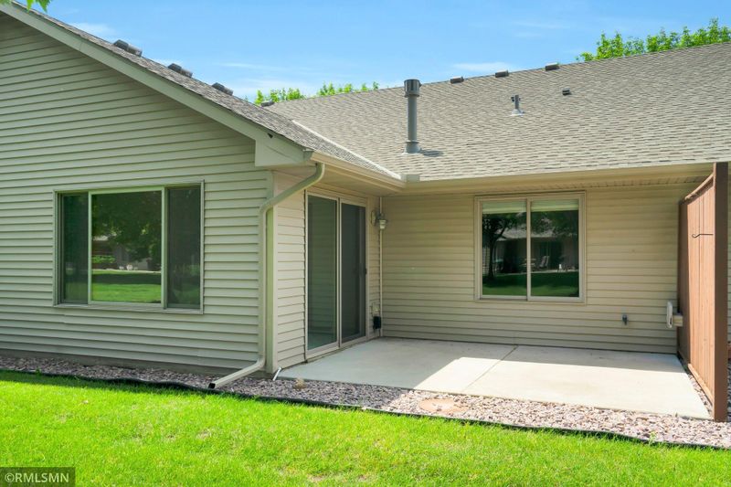 149 S Elm St, Belle Plaine, MN 56011